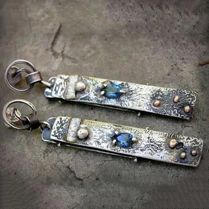 Pendientes hechos a mano con piedra azul