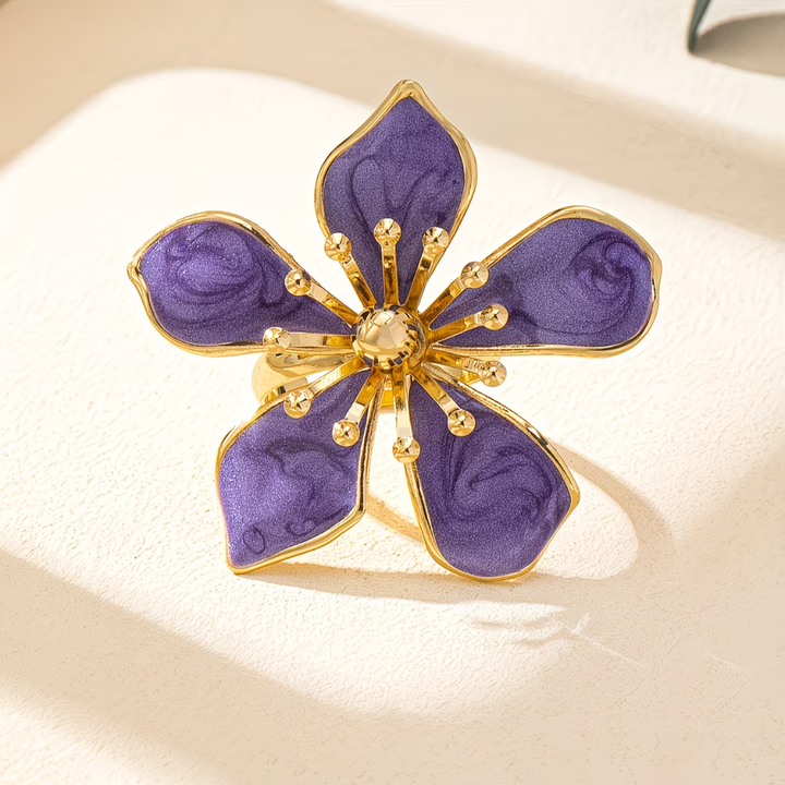 Anillo con Flor Elegante