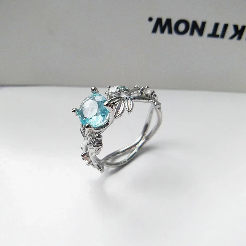Anillo de piedra lunar en plata de ley