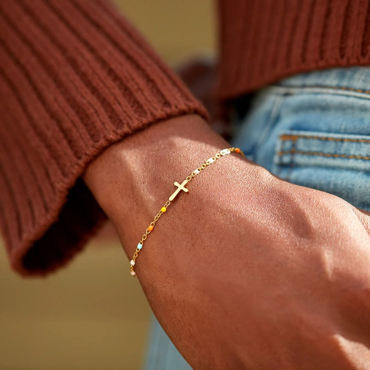 Pulsera Cruz Minimalista Delicada