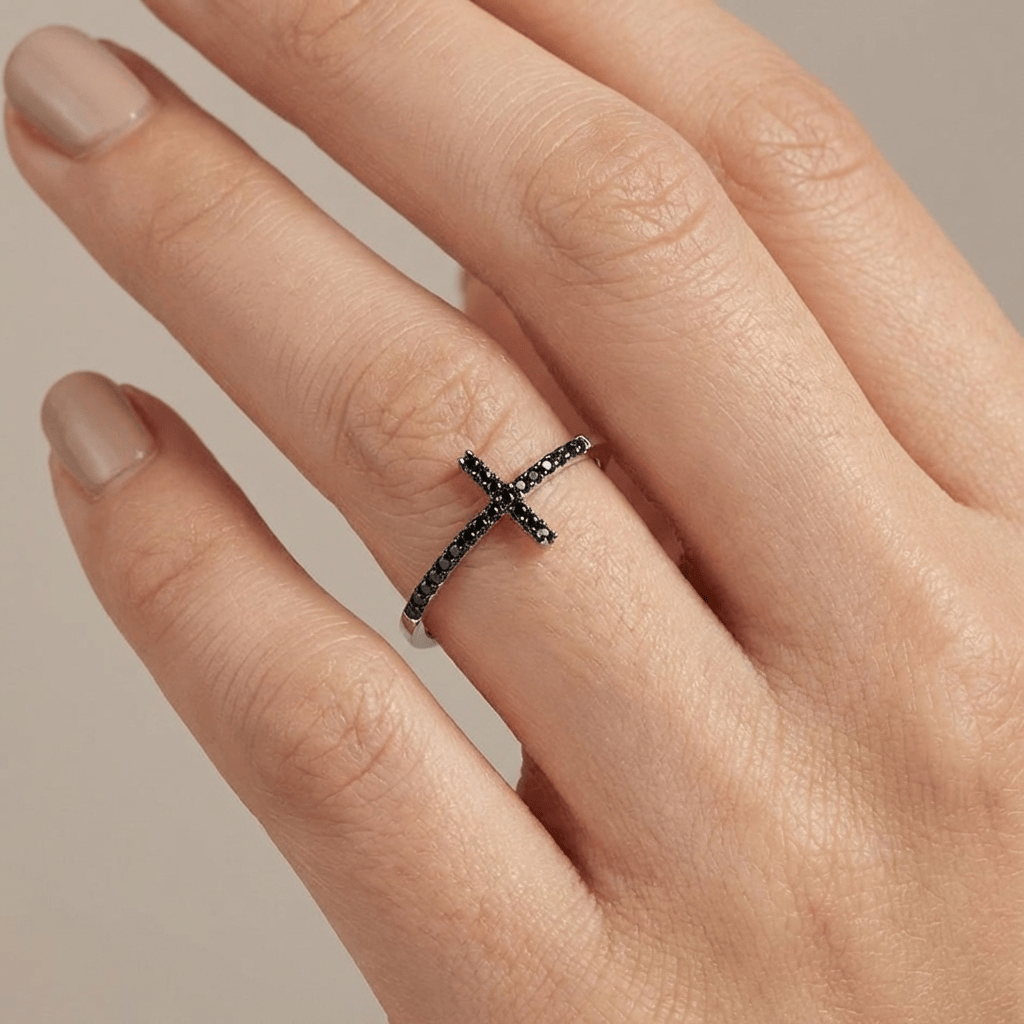 ANILLO BRILLANTE CRUZ DE PLATA