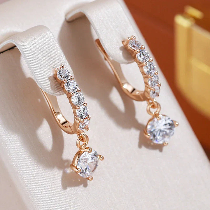 Elegantes pendientes con circonita blanca