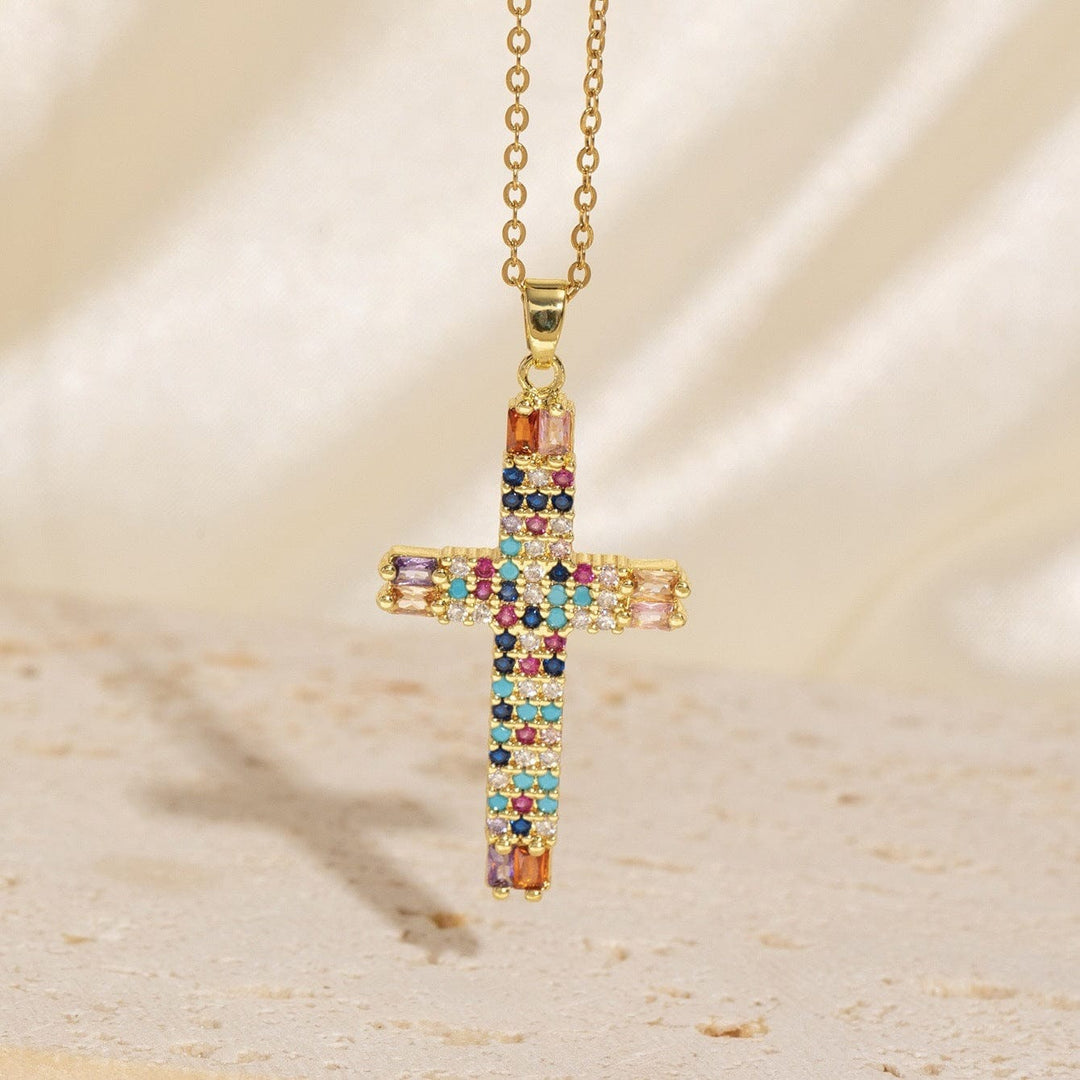 COLLARES DISEÑADOS CON CRUCES DE ZIRCONIO
