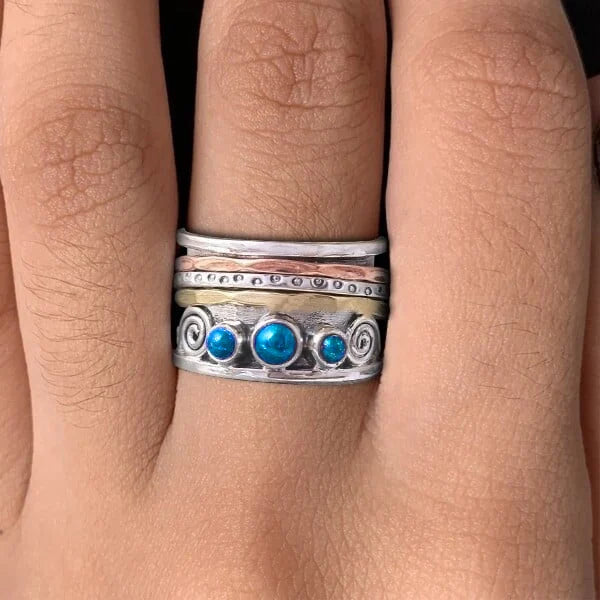 Anillo de meditación con zafiro de Bohemia