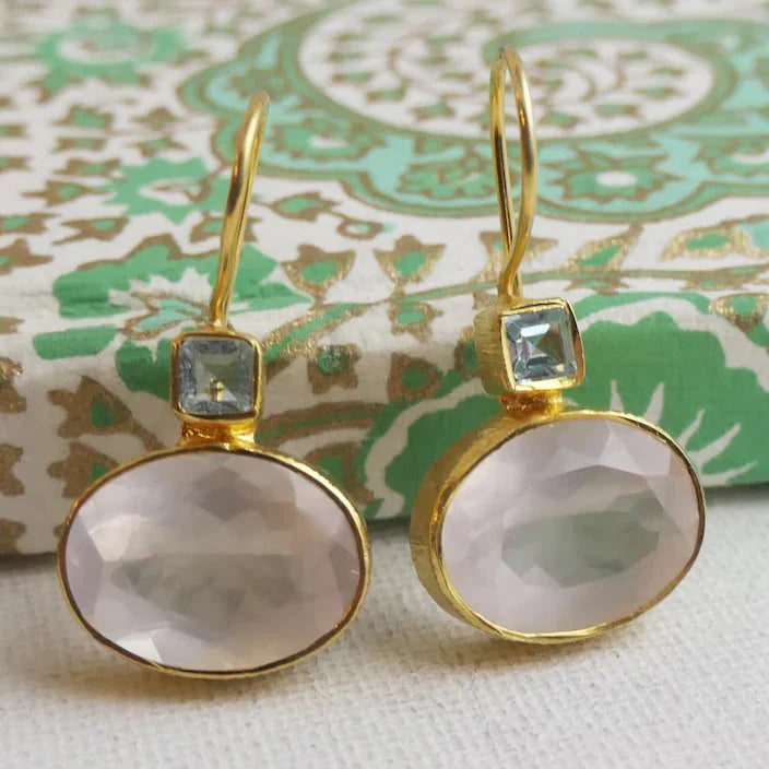 Pendientes dorados vintage con cristal blanco