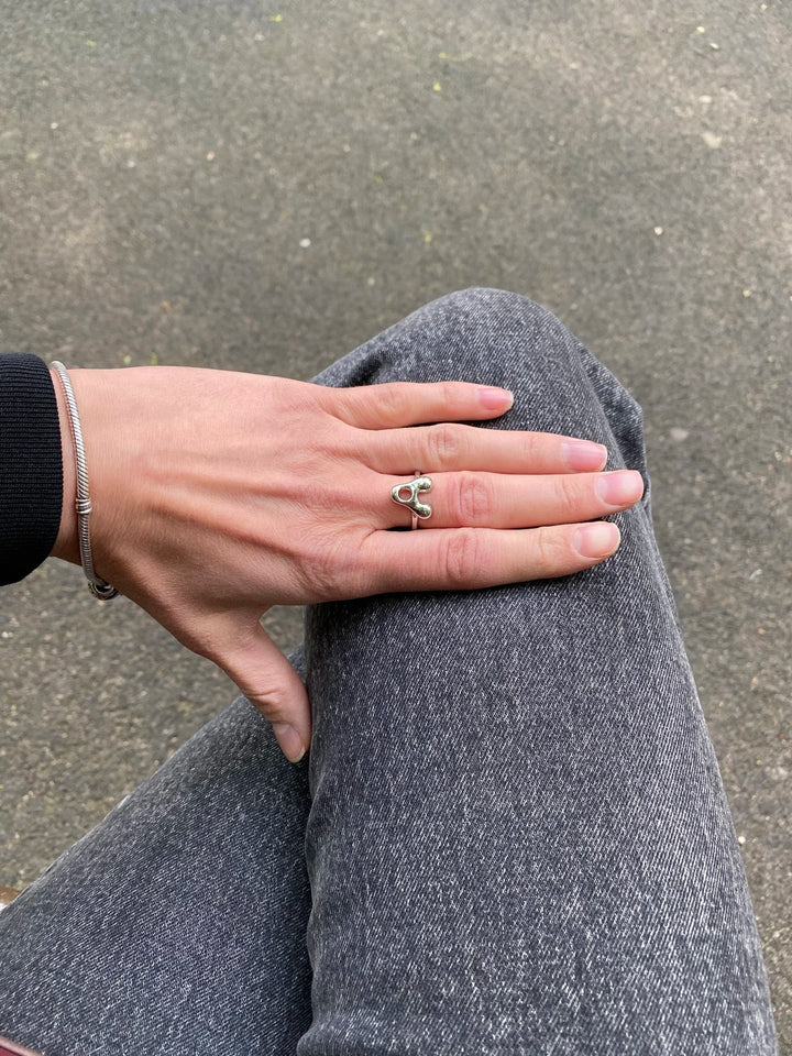 Anillo de Oro con Letra Personalizada en Burbuja (Ajustable)