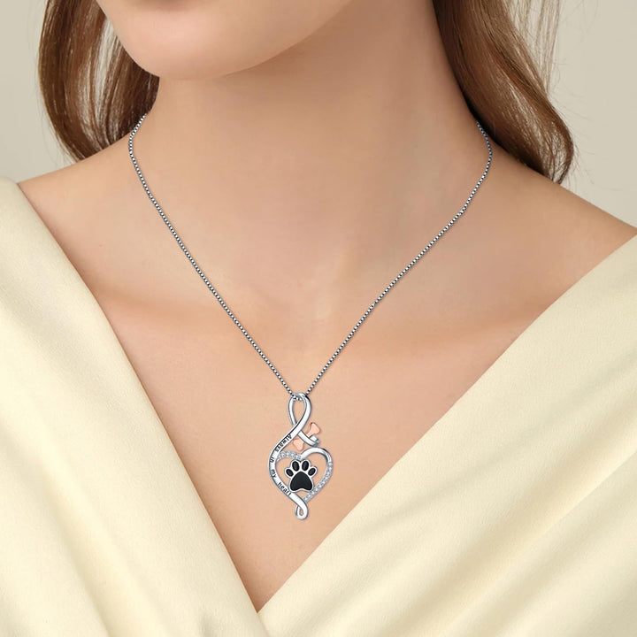 Collar Pata de la Suerte con Corazón, Hueso e Infinito – Colgante "Siempre en Mi Corazón"