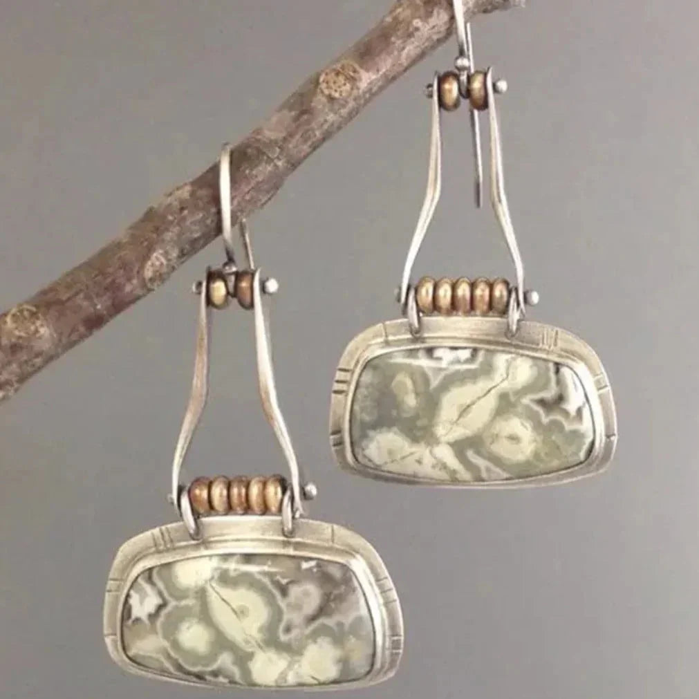 Pendientes vintage con piedra envejecida