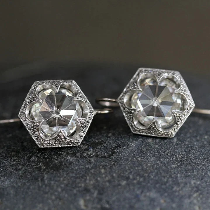 Pendientes redondos de cristal blanco