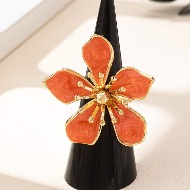 Anillo con Flor Elegante