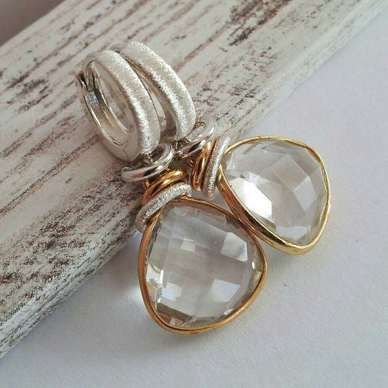 Pendientes vintage dorados de cristal blanco