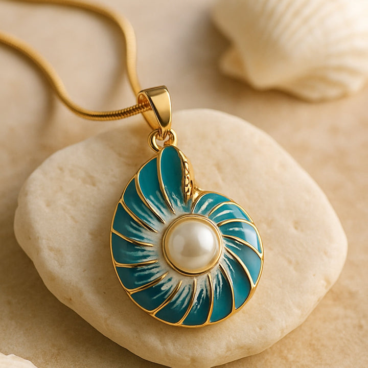 Collar de Concha Azul con Perla