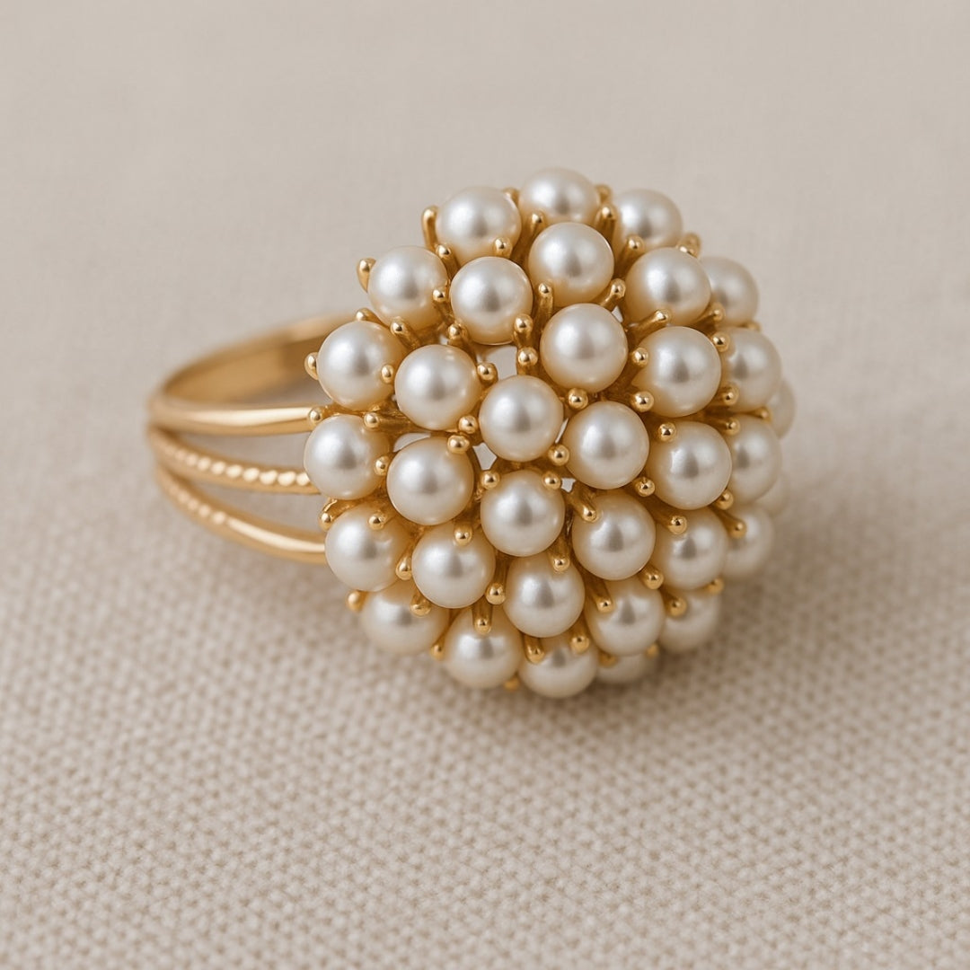 Anillo de Perlas Incrustadas