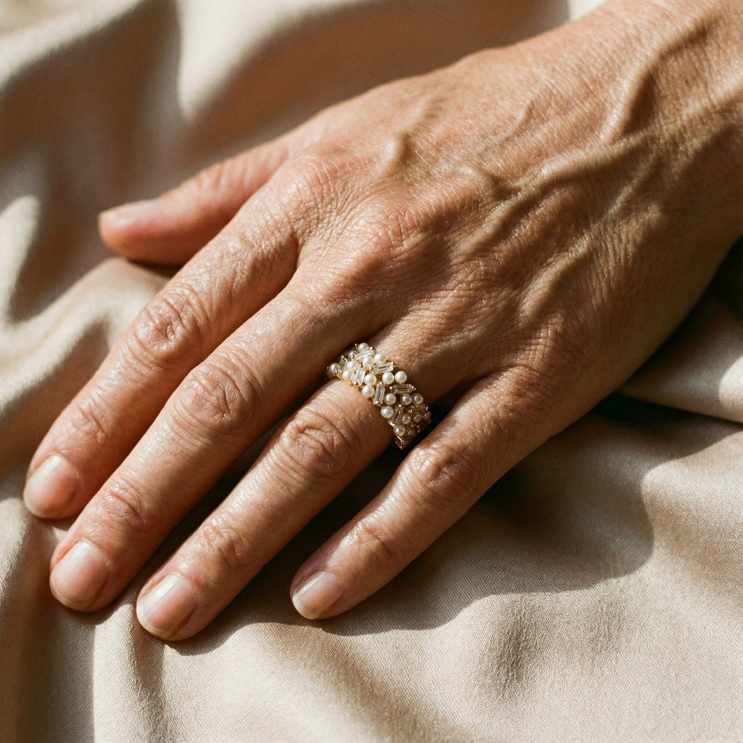 Anillo ajustable vintage con perlas y cristales dorados (Ajustable)