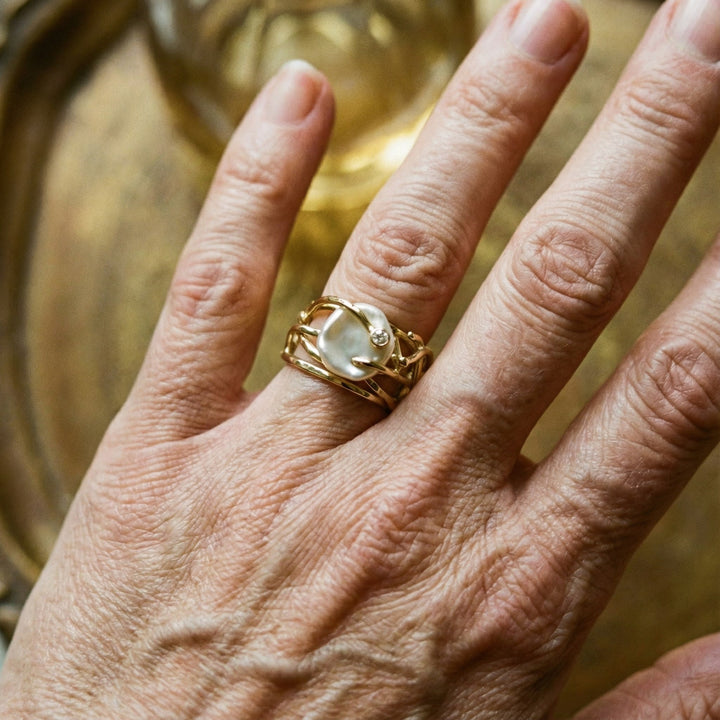 Anillo Vintage Delicado en Oro y Perlas