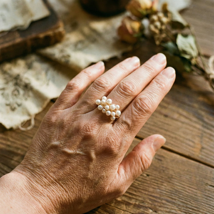 Anillo vintage con nido de perlas