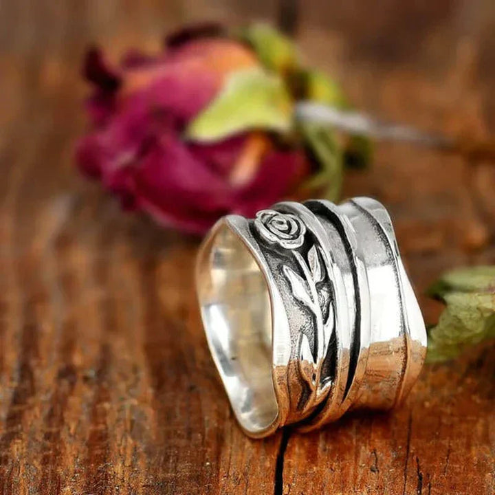 Anillo vintage con flor en plata