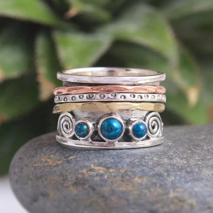 Anillo de meditación con zafiro de Bohemia
