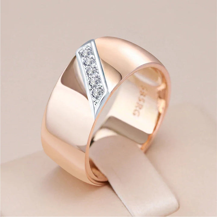 Anillo Elegante Grueso en Oro y Circonitas