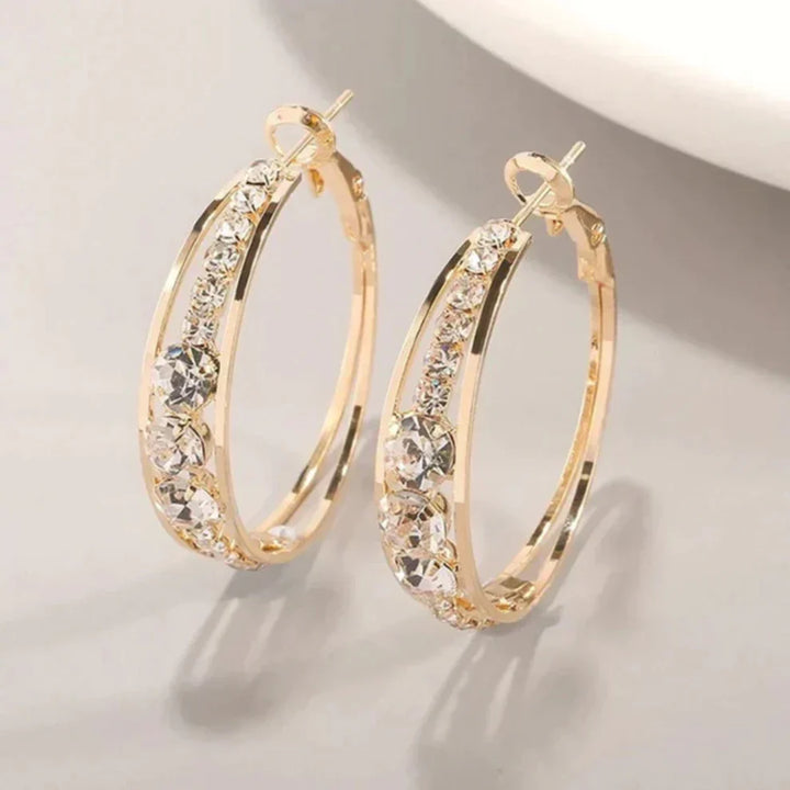 Elegantes pendientes de aro brillante