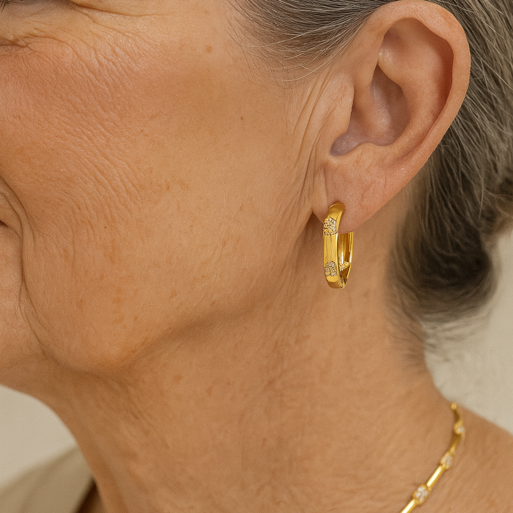Pendientes de aro vintage con flor dorada