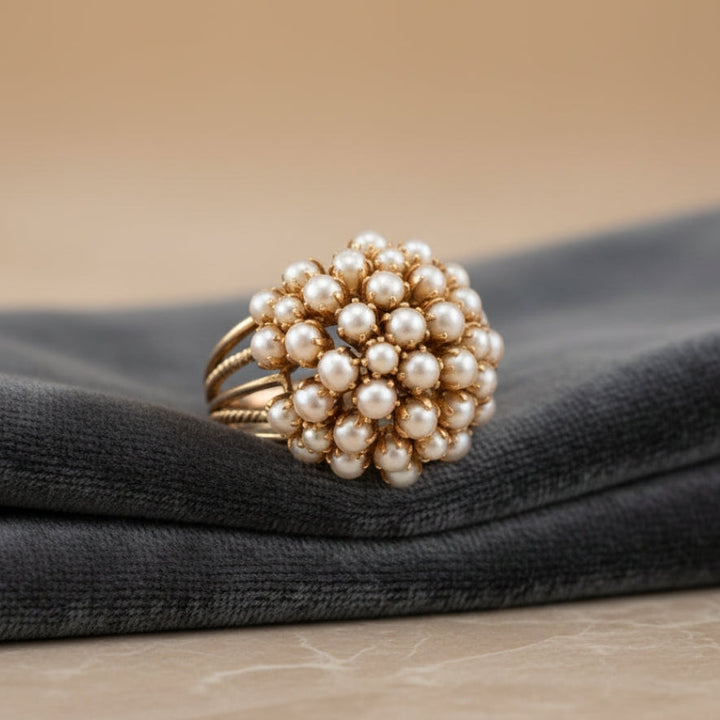 Anillo de Perlas Incrustadas