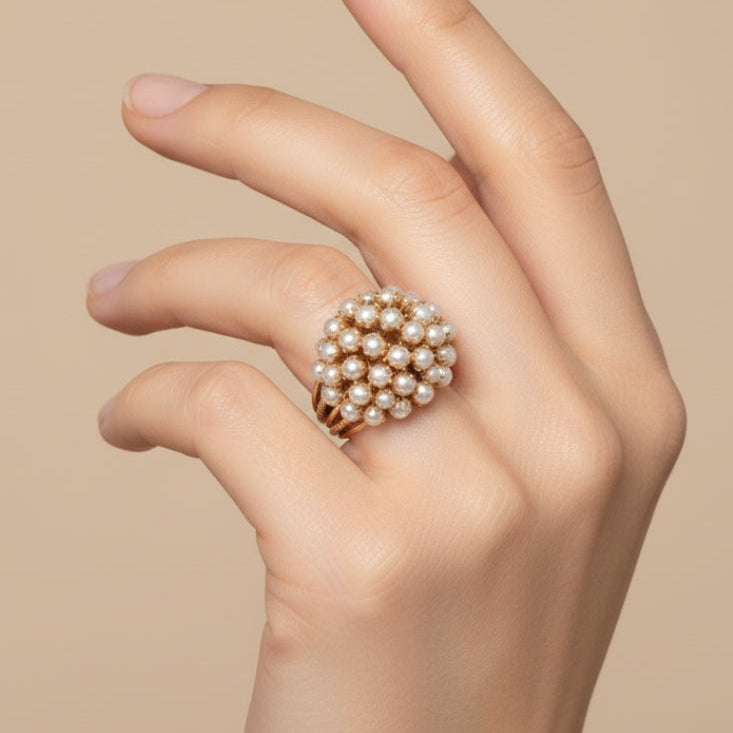 Anillo de Perlas Incrustadas