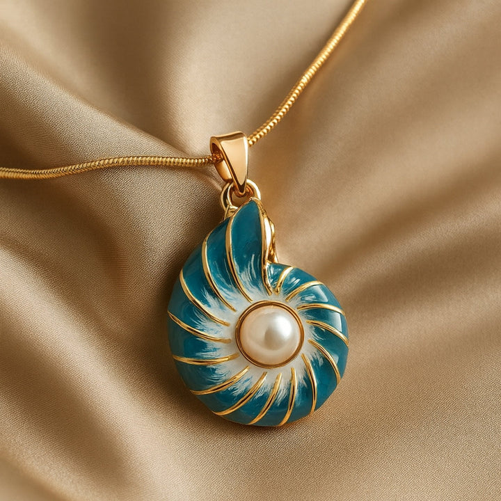 Collar de Concha Azul con Perla