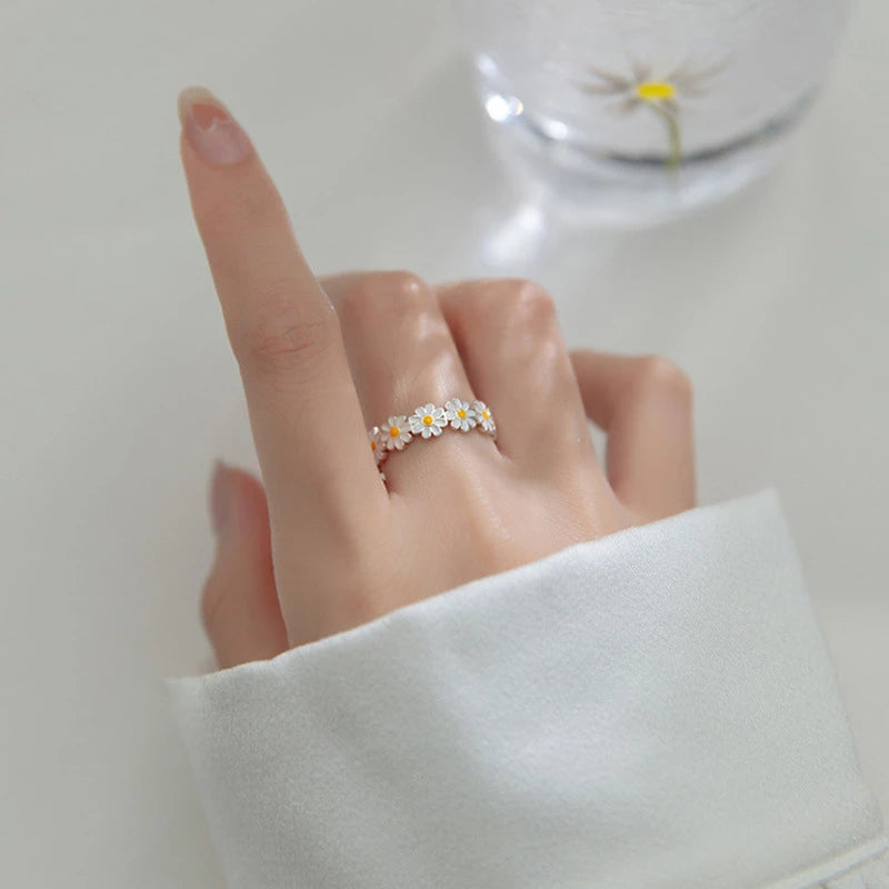 Anillo de plata con forma de margarita (Ajustable)