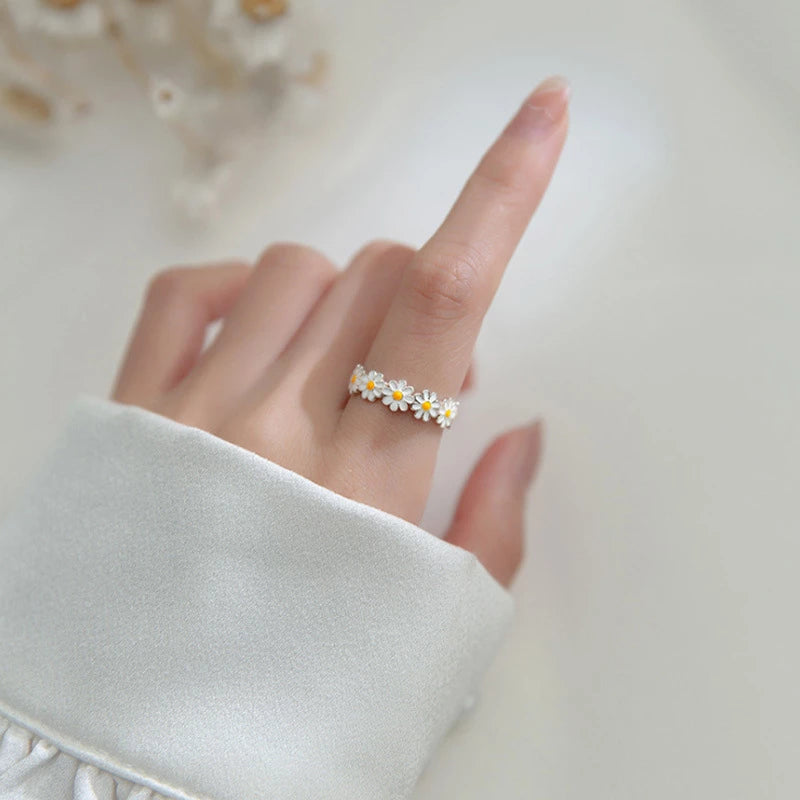 Anillo de plata con forma de margarita (Ajustable)