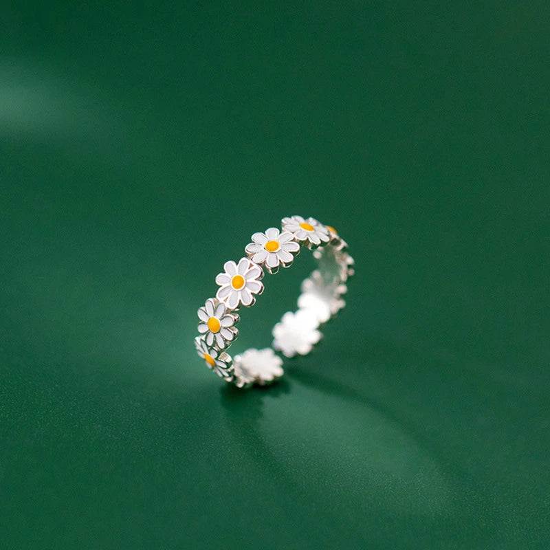 Anillo de plata con forma de margarita (Ajustable)