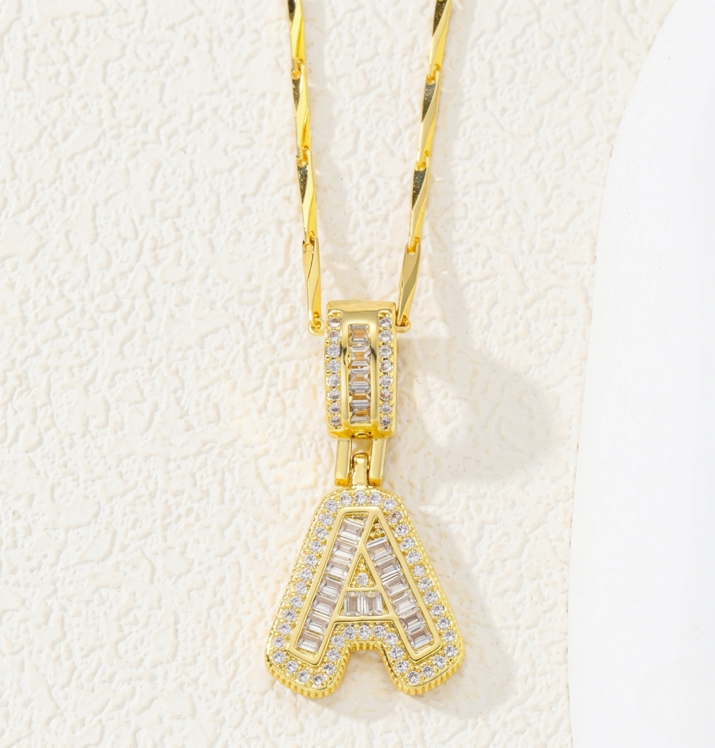 Conjunto de Collares de Oro con Inicial en Pavé