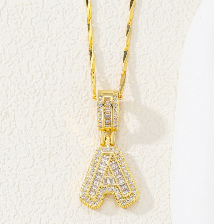 Conjunto de Collares de Oro con Inicial en Pavé