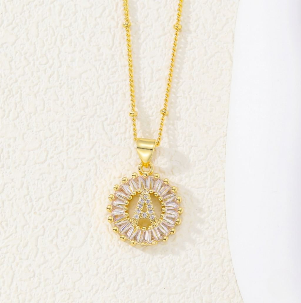 Conjunto de Collares de Oro con Inicial en Pavé