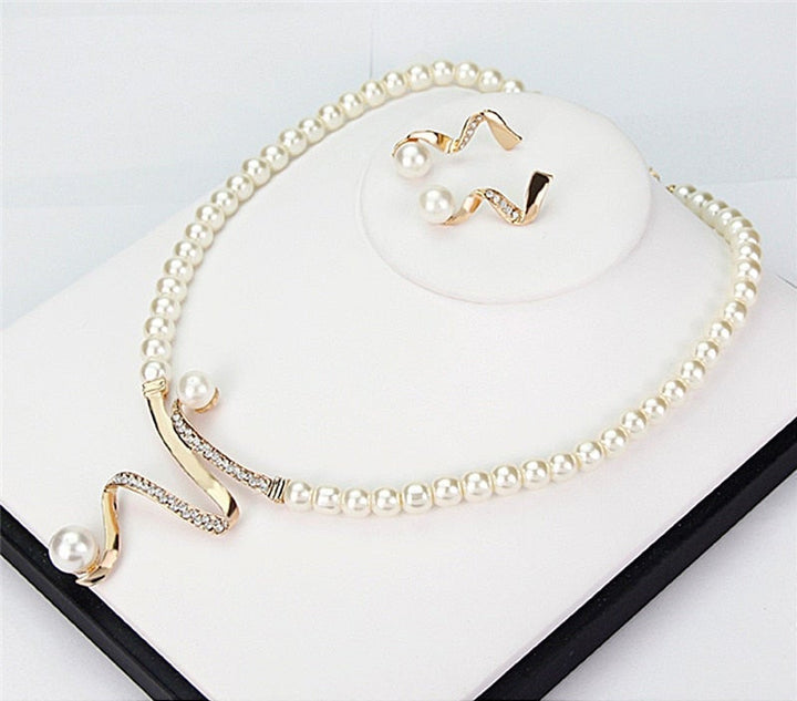 Conjunto de Collar + Pendientes de Perla Natural