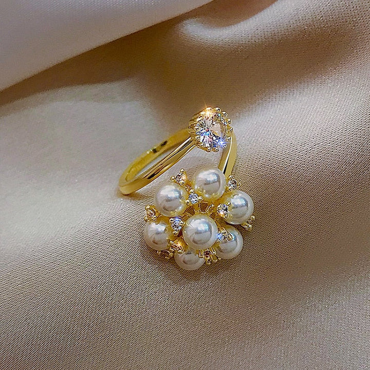 Anillo ajustable con perlas bonitas