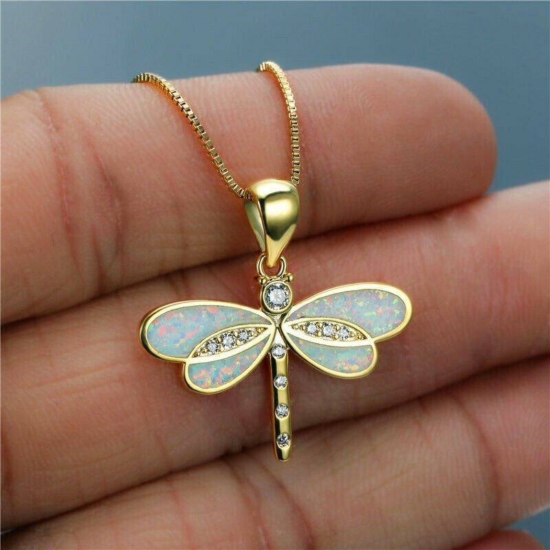 Collar de libélula en oro con ópalo