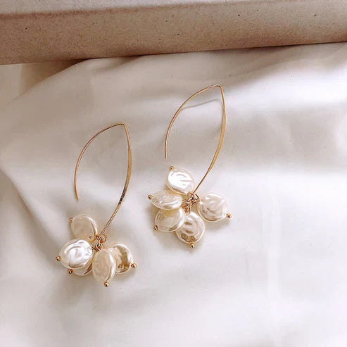 Elegantes pendientes con perla y cristal