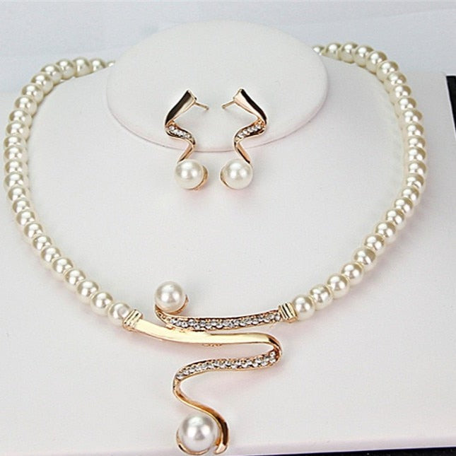 Conjunto de Collar + Pendientes de Perla Natural