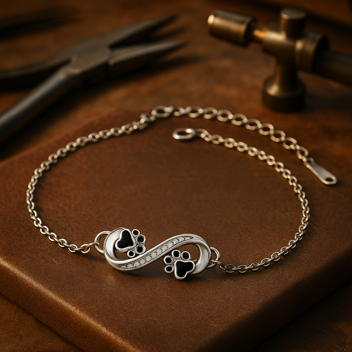 Pulsera con Símbolo de Infinito y Colgante de Huella con Circonitas