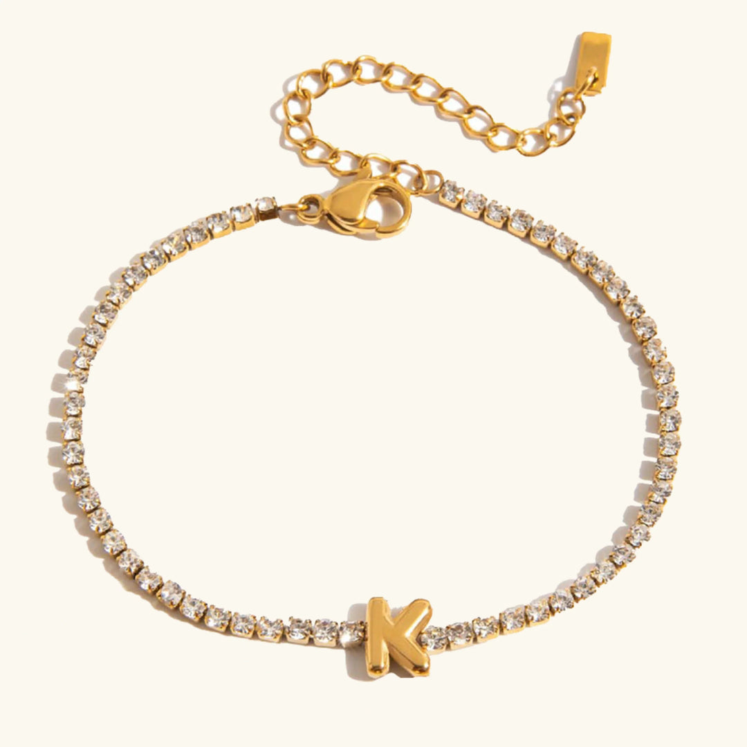 Pulsera Elegante de Oro con Letra en Burbuja