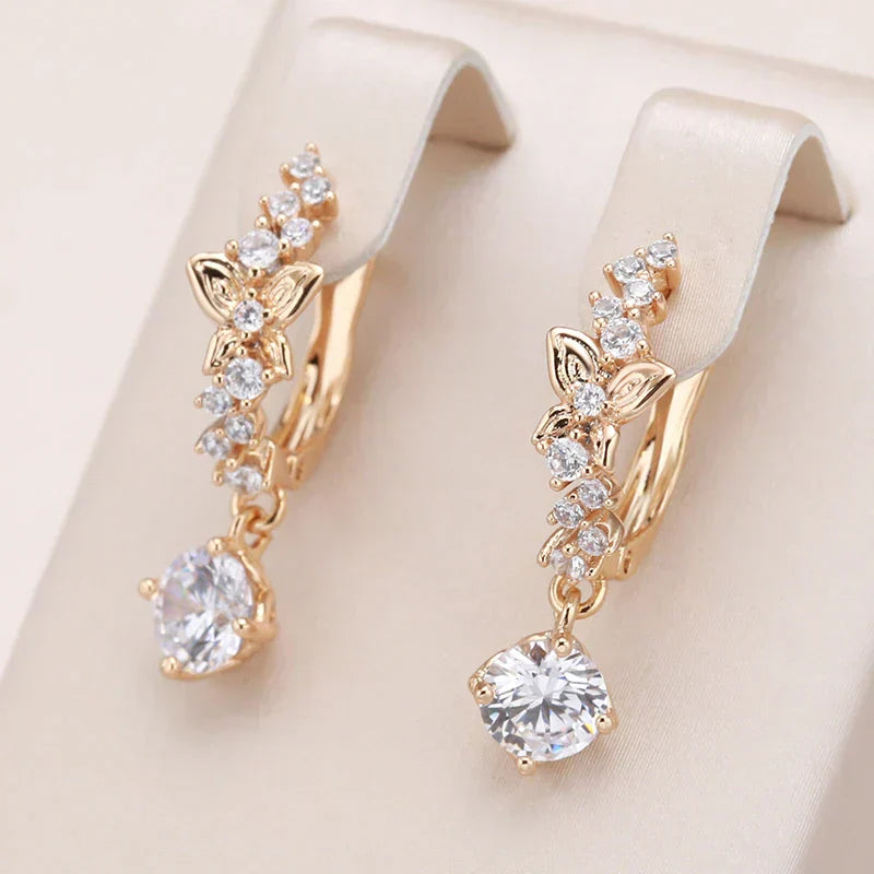 Elegantes pendientes de circonita en oro