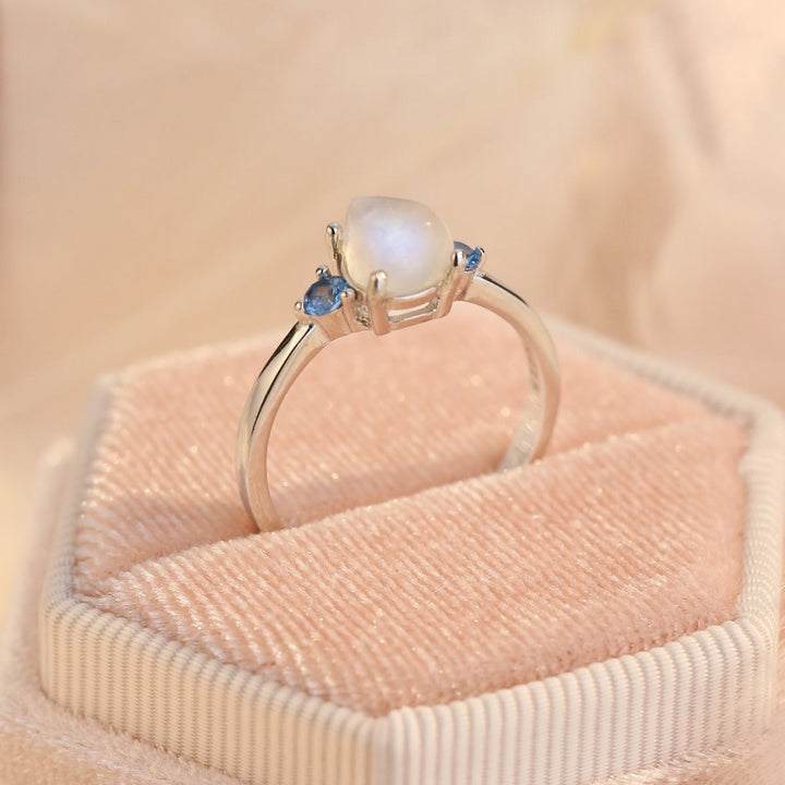 Anillo Louisa con Piedra de Luna