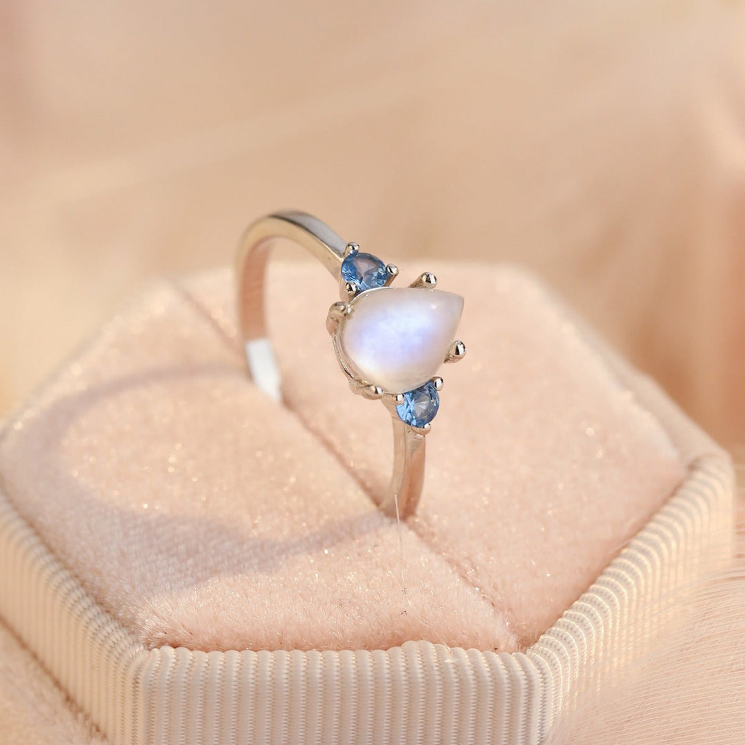 Anillo Louisa con Piedra de Luna