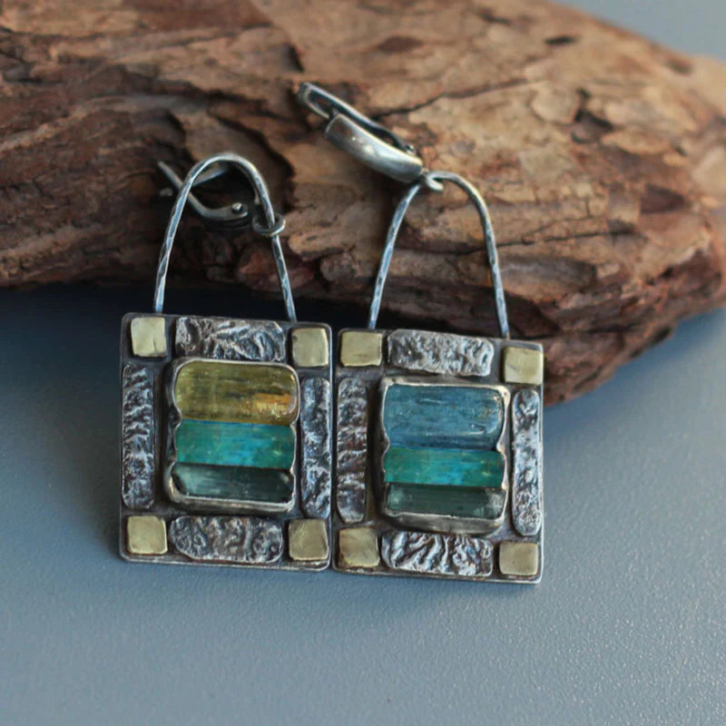 Pendientes «antiguos» con cristales azules y verdes