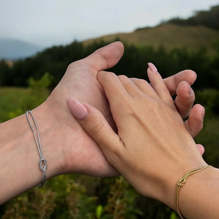 Pulsera Nudo de Conexión – Unión y Elegancia