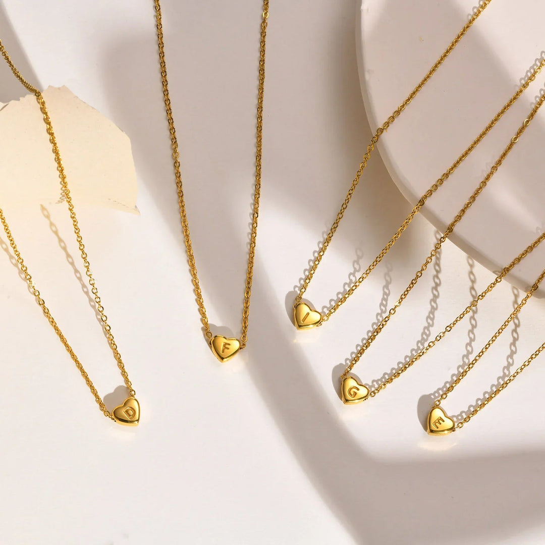 Collar de Oro con Inicial de Corazón