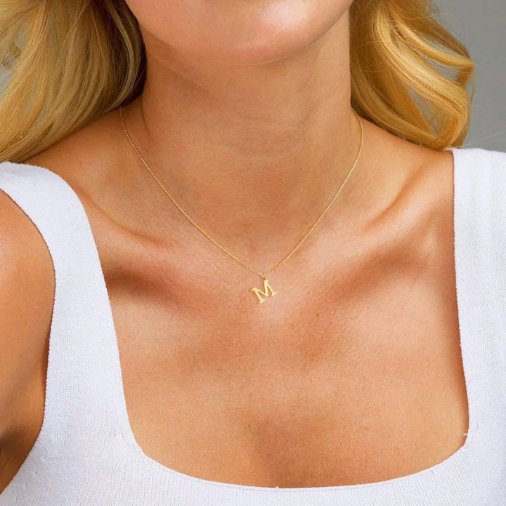 Collar de Oro con Letra Inicial