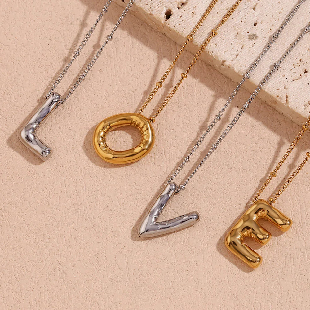 Collar de Oro con Inicial Balloon