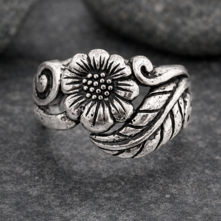 Anillo Vintage de Hoja y Flor Plateado